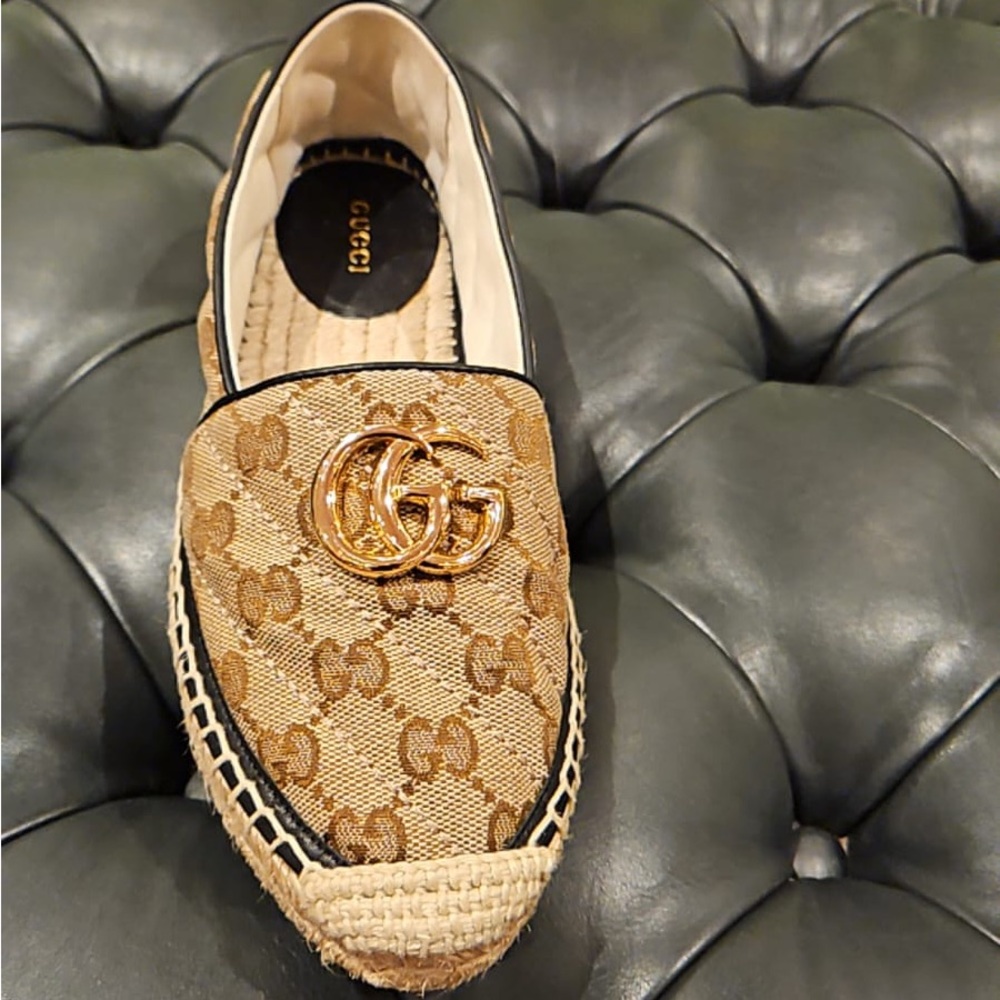 Gucci shoes new with box and everything never worn